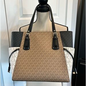 NWOT Michael Kors Voyager East West MK Brown Black Multi Signature Tote